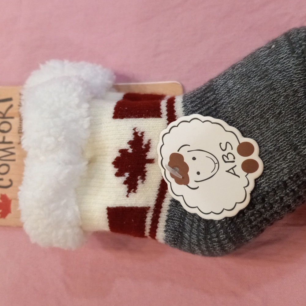 Kid Slippers - Picture 2 of 6